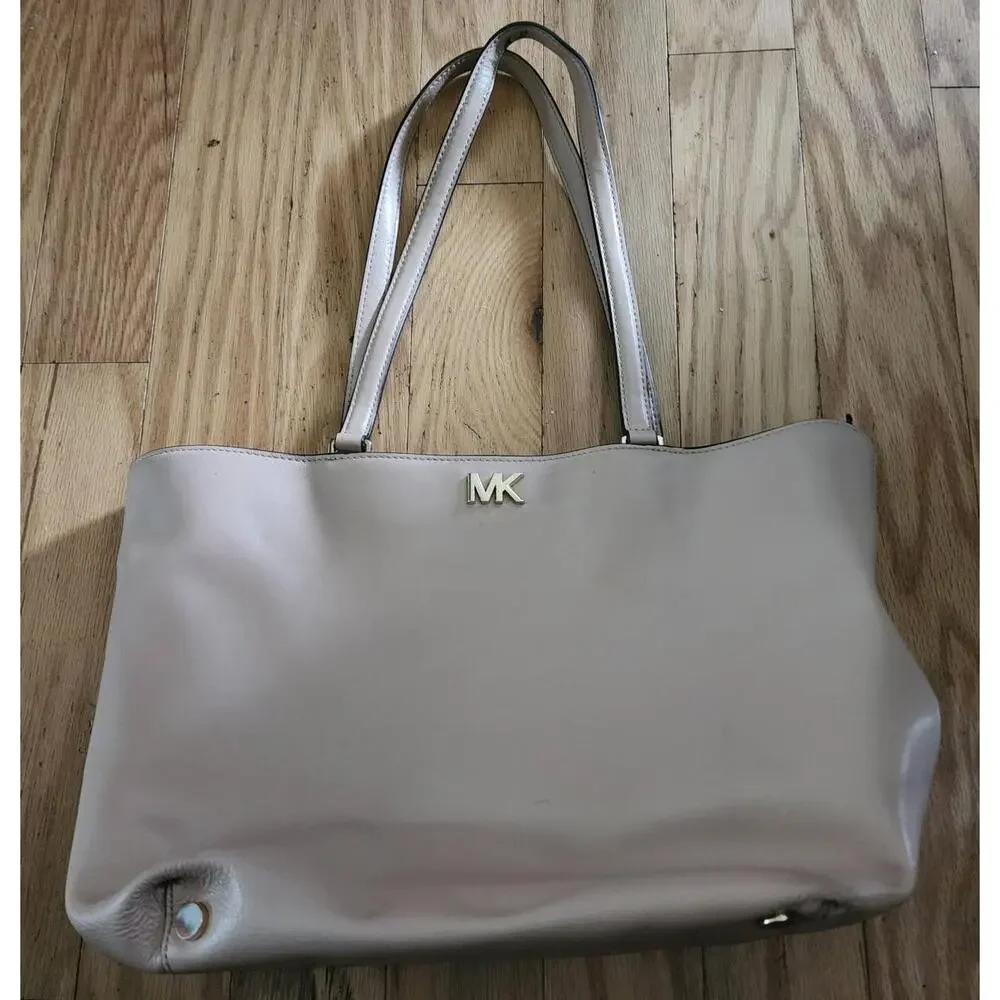 Michael Kors Bag Womens Size Medium Beige Tote Travel‎ Double Handles Logo